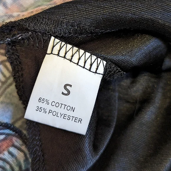 Celestial sun print mini skirt size small - Picture 6 of 7